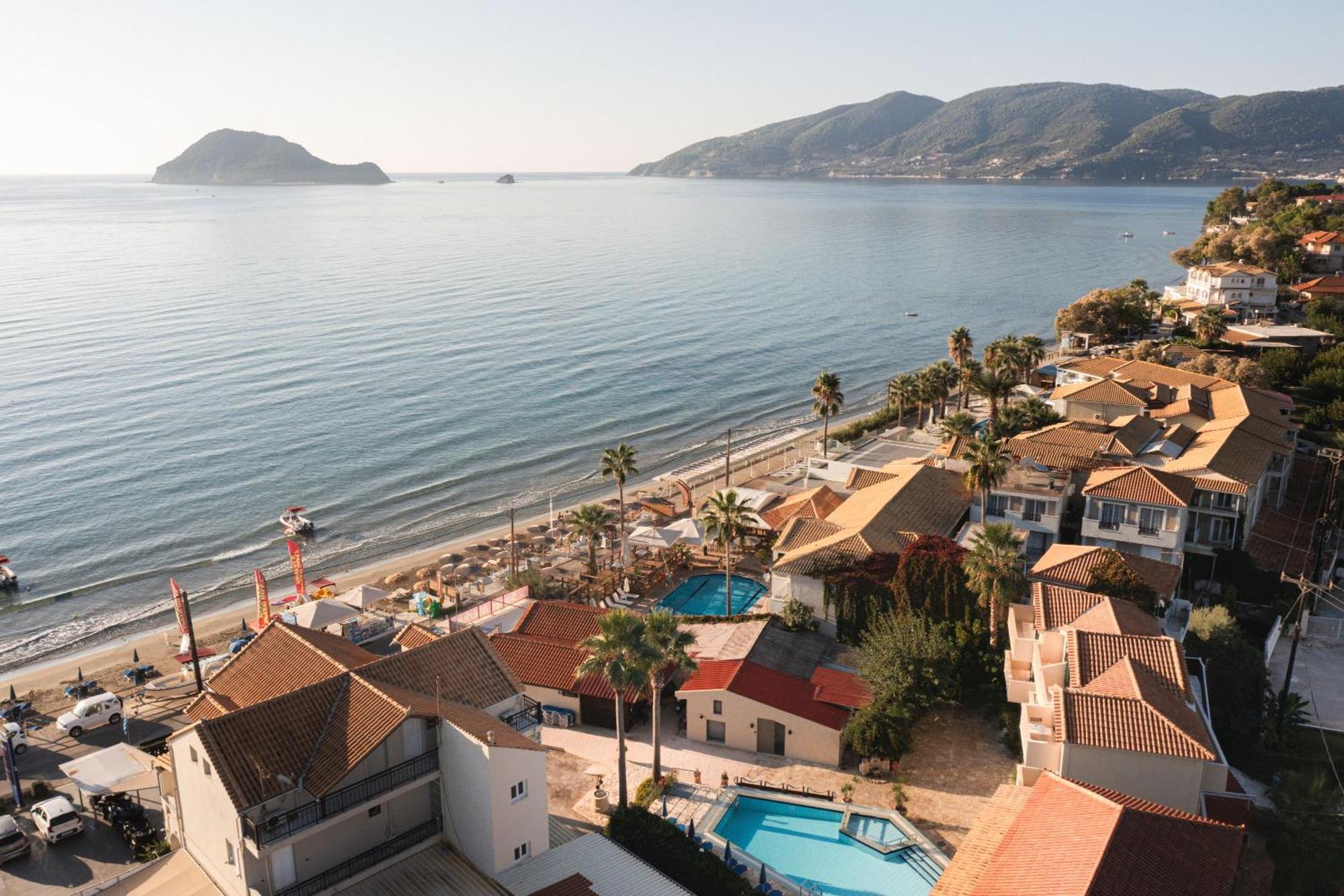 Manthos Beachfront Apartments Laganas Exterior photo