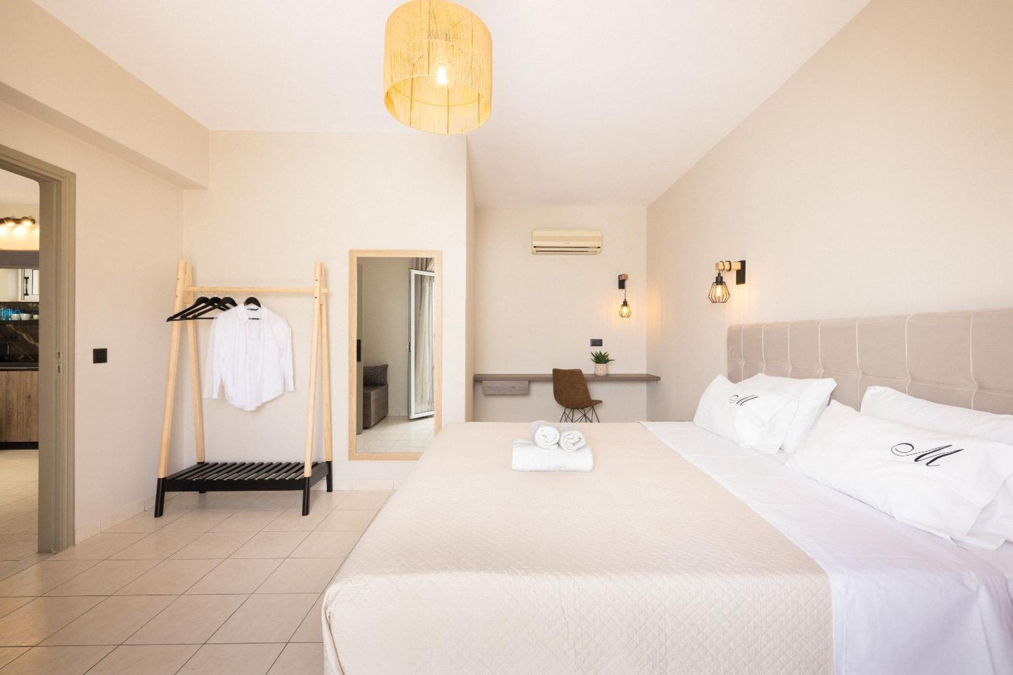 Manthos Beachfront Apartments Laganas Exterior photo