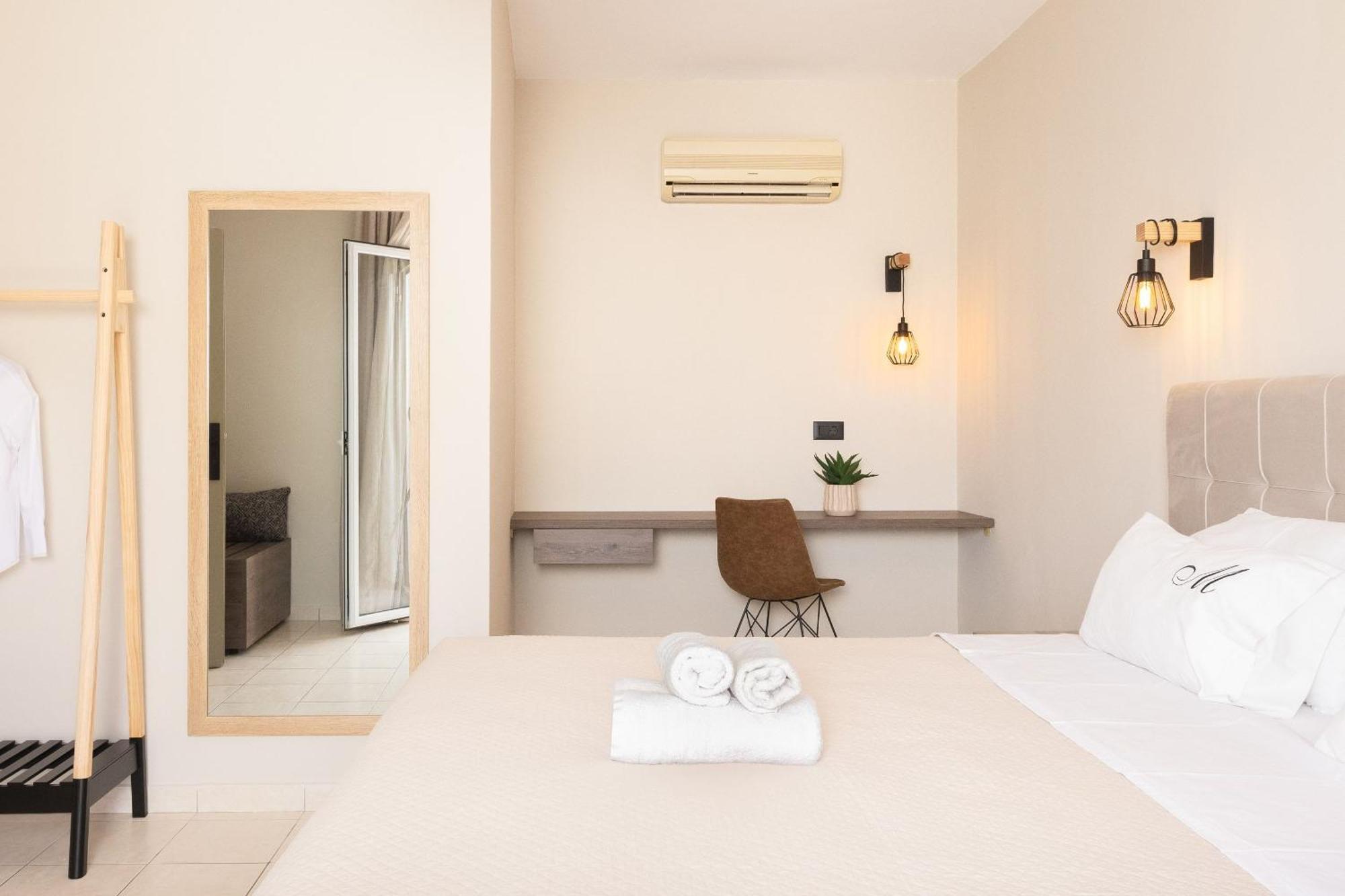 Manthos Beachfront Apartments Laganas Exterior photo