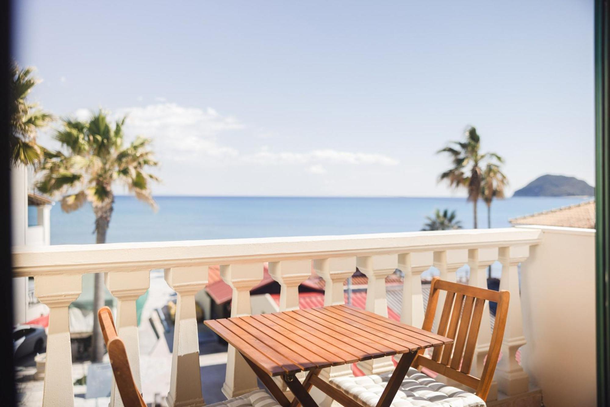 Manthos Beachfront Apartments Laganas Exterior photo